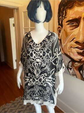 Black and White Sheer V-Neck kaftan dress